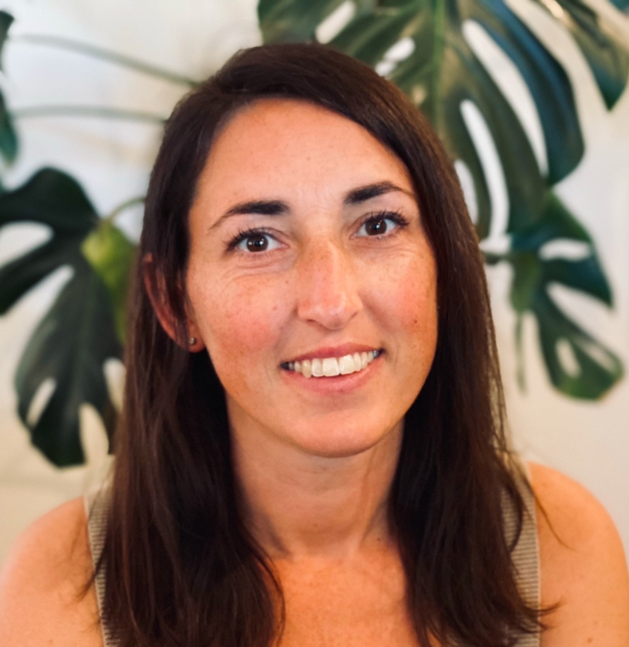 Naomi - Studio Essence Practitioner